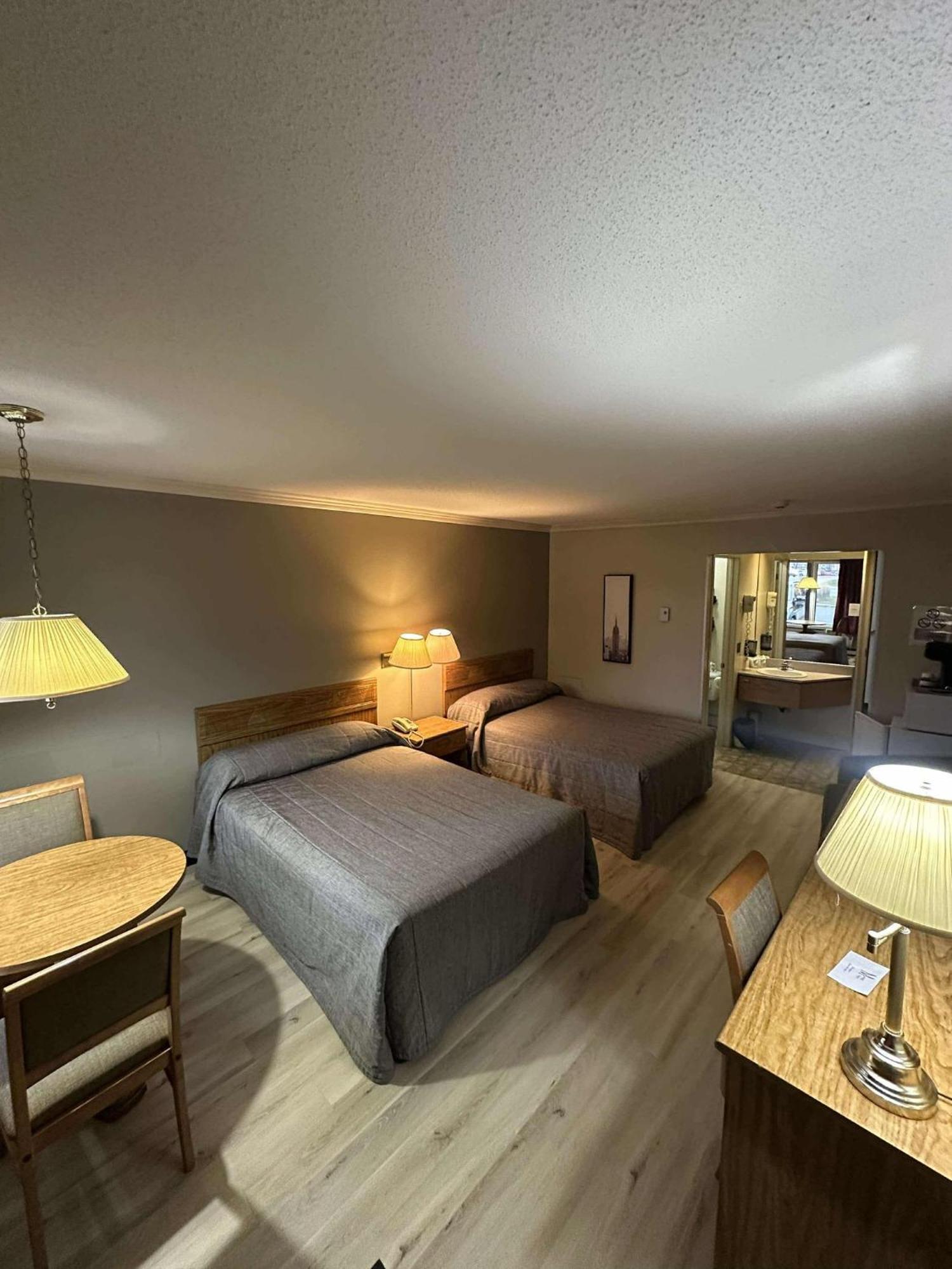 سان جورجس Hotel Motel Le Voyageur المظهر الخارجي الصورة